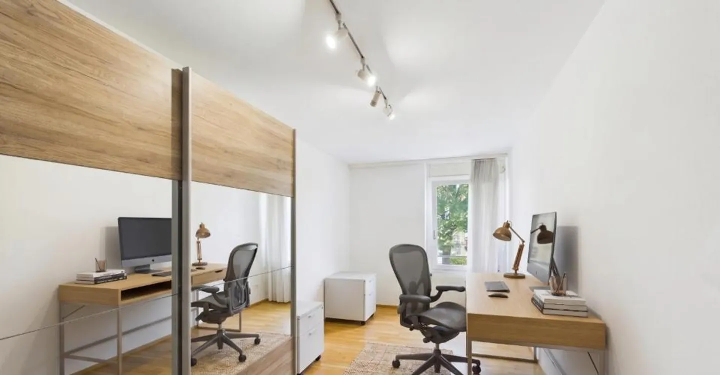 Maisonette Dream on Two Levels: Renovated with Underfloor Heating, Balconies and Parking Space - Photo 6 of 11