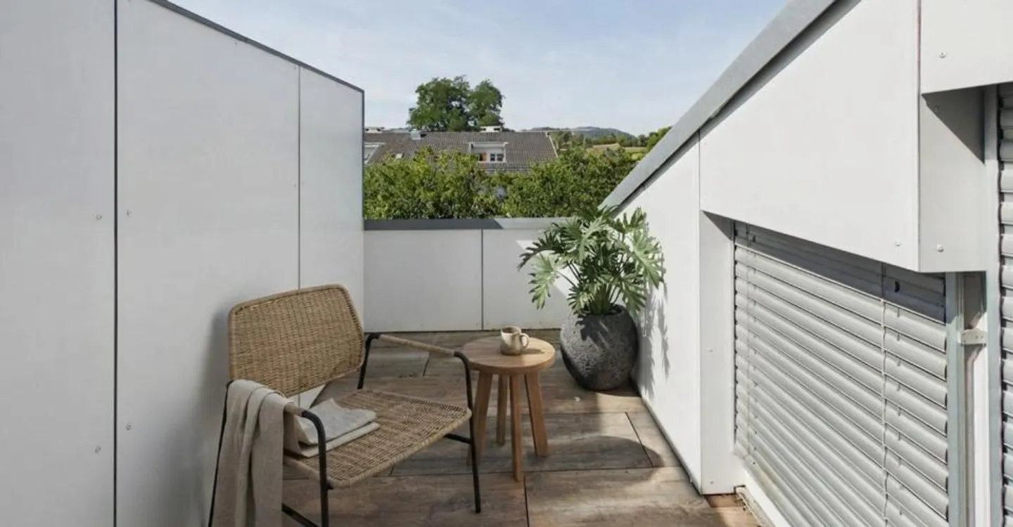 Maisonette Dream on Two Levels: Renovated with Underfloor Heating, Balconies and Parking Space - Photo 9 of 11