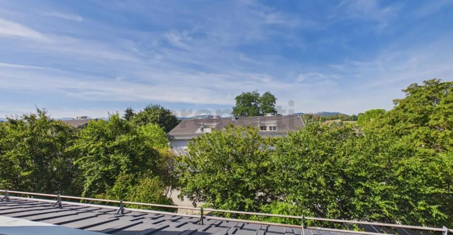 Maisonette Dream on Two Levels: Renovated with Underfloor Heating, Balconies and Parking Space - Photo 10 of 11