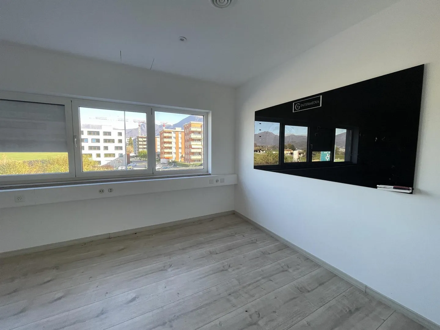 OFFICE ON TWO LEVELS AND 6 PARKING SPACES AT A SUPER PRICE - Photo 2 of 13