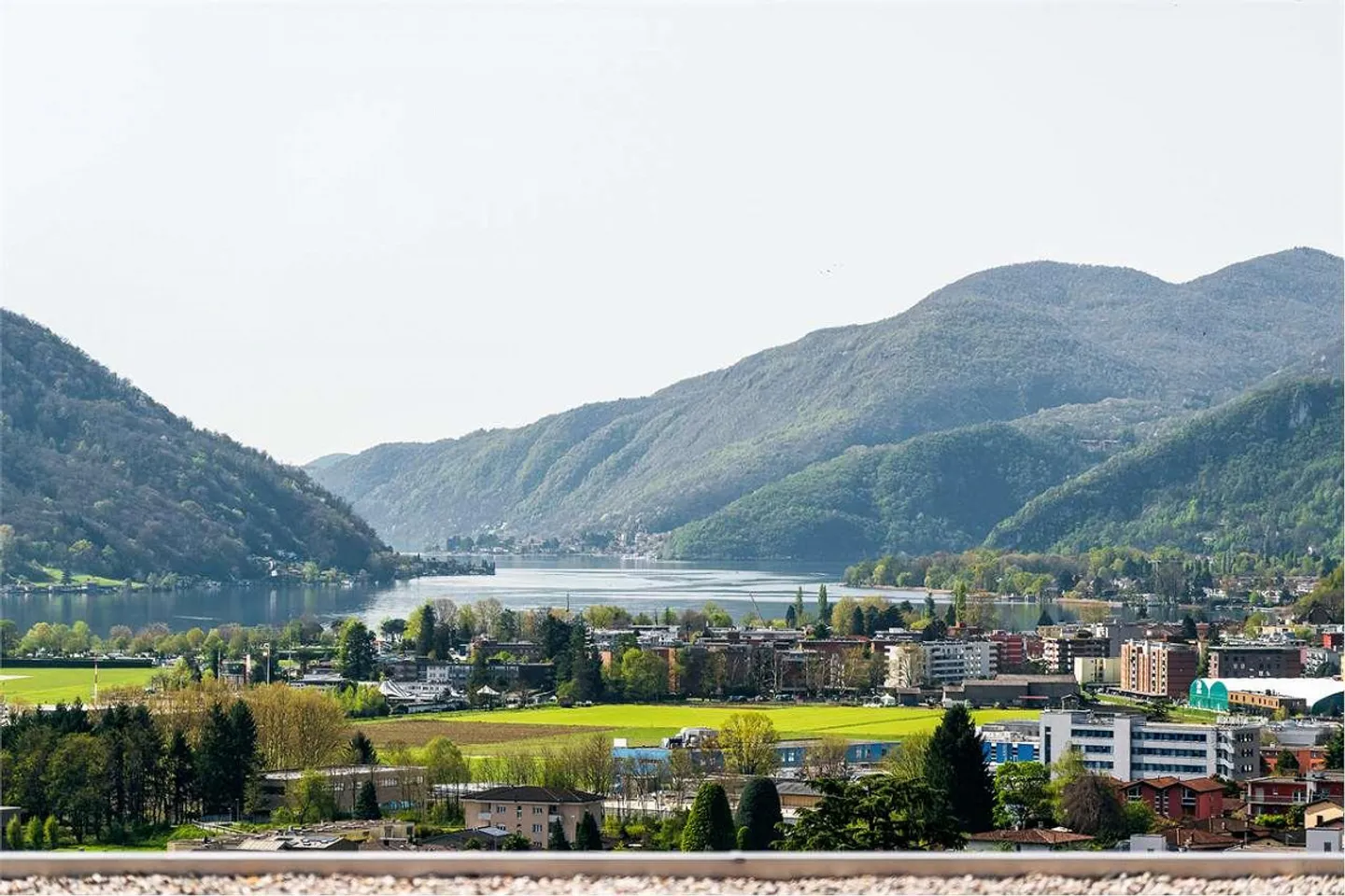 Bioggio - Wunderschöne 3,5 Zimmer mit Seeblick - Foto 2 von 13