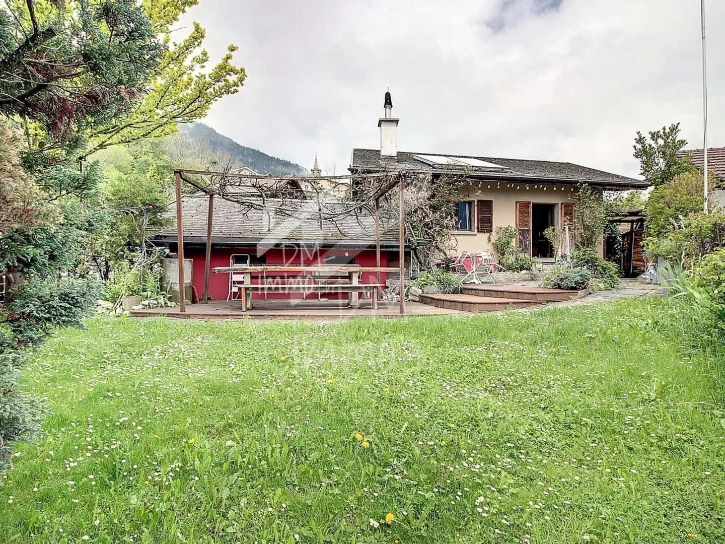 Casa ideale per affitti stagionali - reddito Fr. 30.000 / anno (200 notti) - Foto 1 di 11