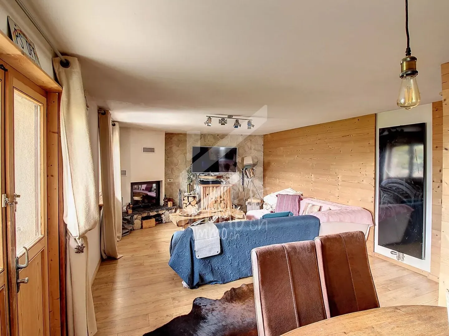 Casa ideale per affitti stagionali - reddito Fr. 30.000 / anno (200 notti) - Foto 3 di 11