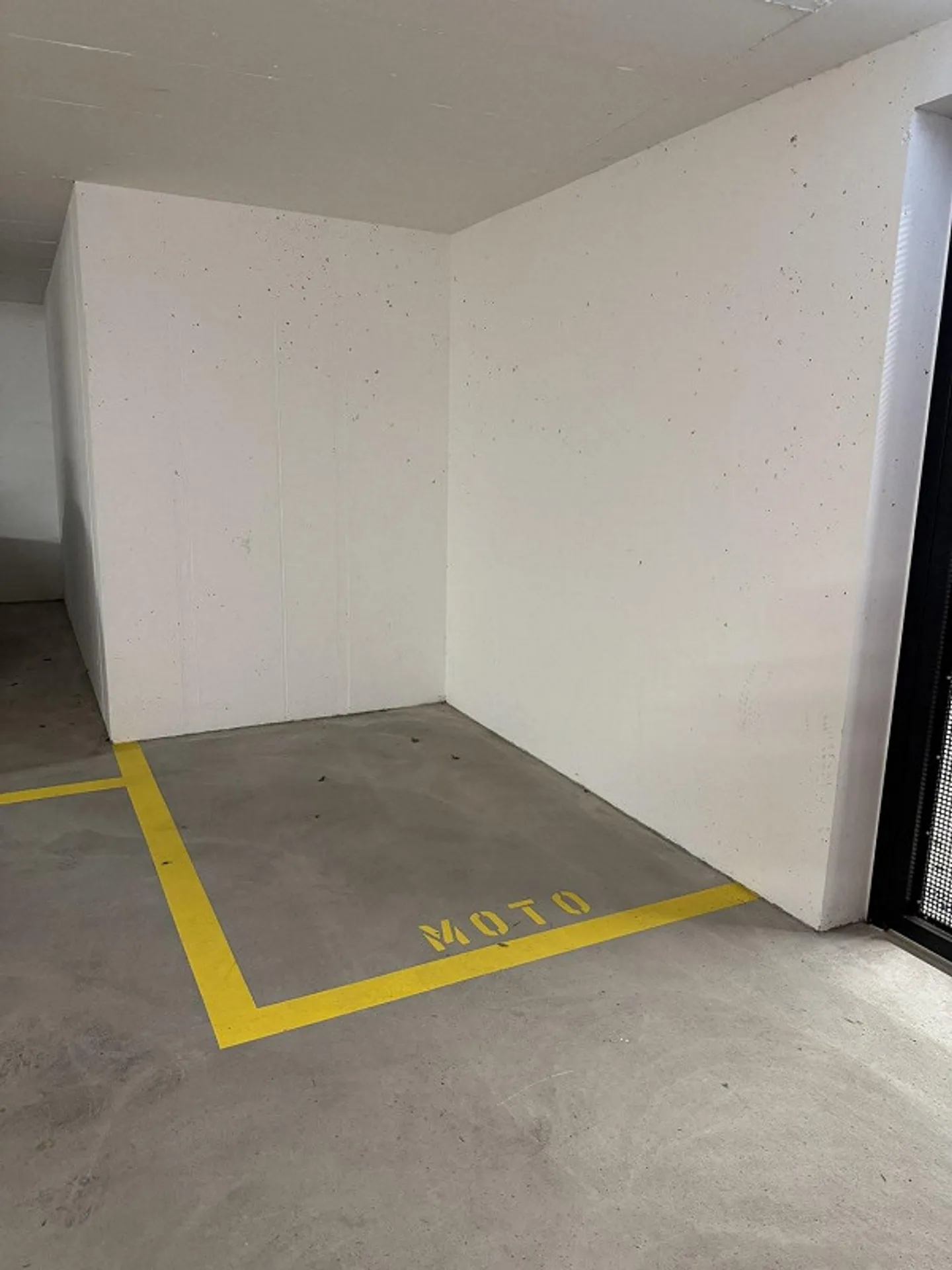 Motorradeinstellhallenplatz in Oberdorf BL zu vermieten - Foto 3 von 3