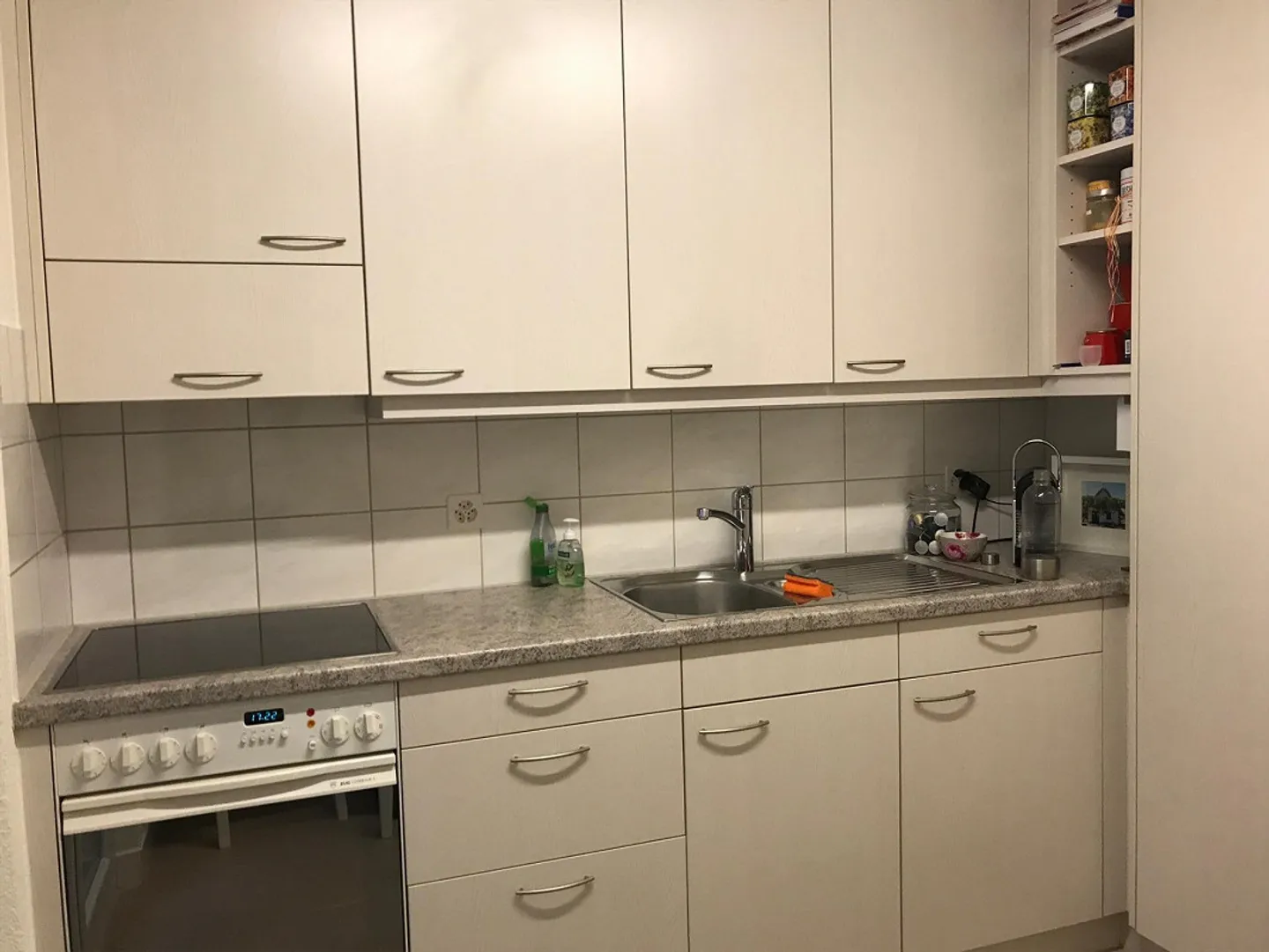 Appartamento 3 locali semplice e conveniente in affitto (GEFA) - Foto 2 di 3