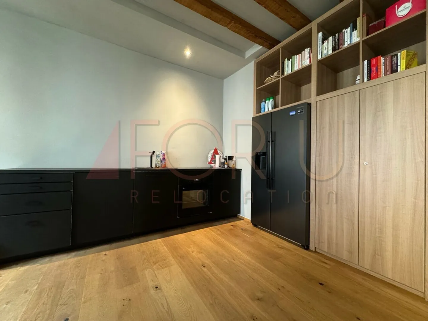 FOR INVESTOR - Very beautiful modern 3-room loft in Pâquis - Photo 2 of 8