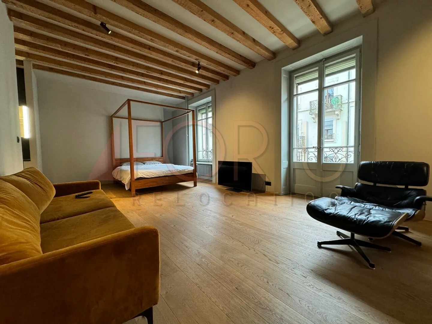 FOR INVESTOR - Very beautiful modern 3-room loft in Pâquis - Photo 3 of 8