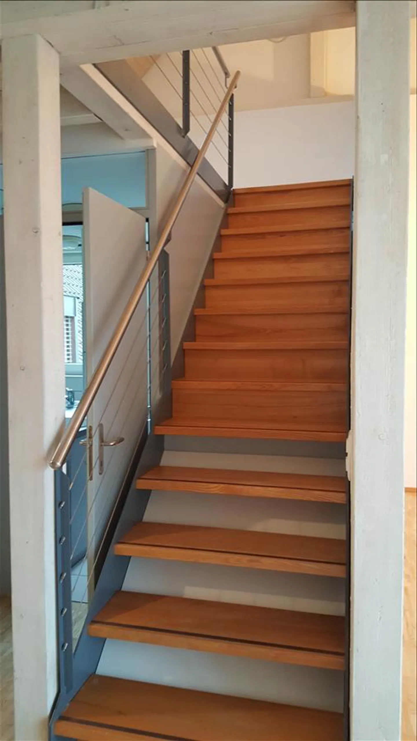 "Amusement de vivre sur deux étages! "Louer sans dépôt" - Photo 3 sur 4