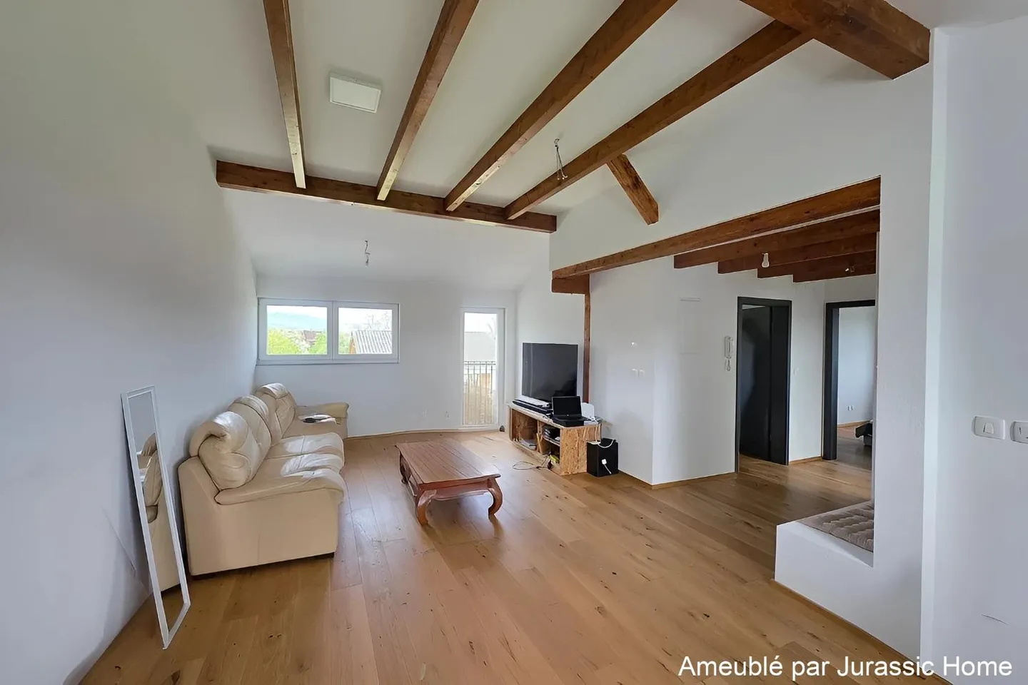 Charming Apartment in Quiet Area - Photo 1 of 13