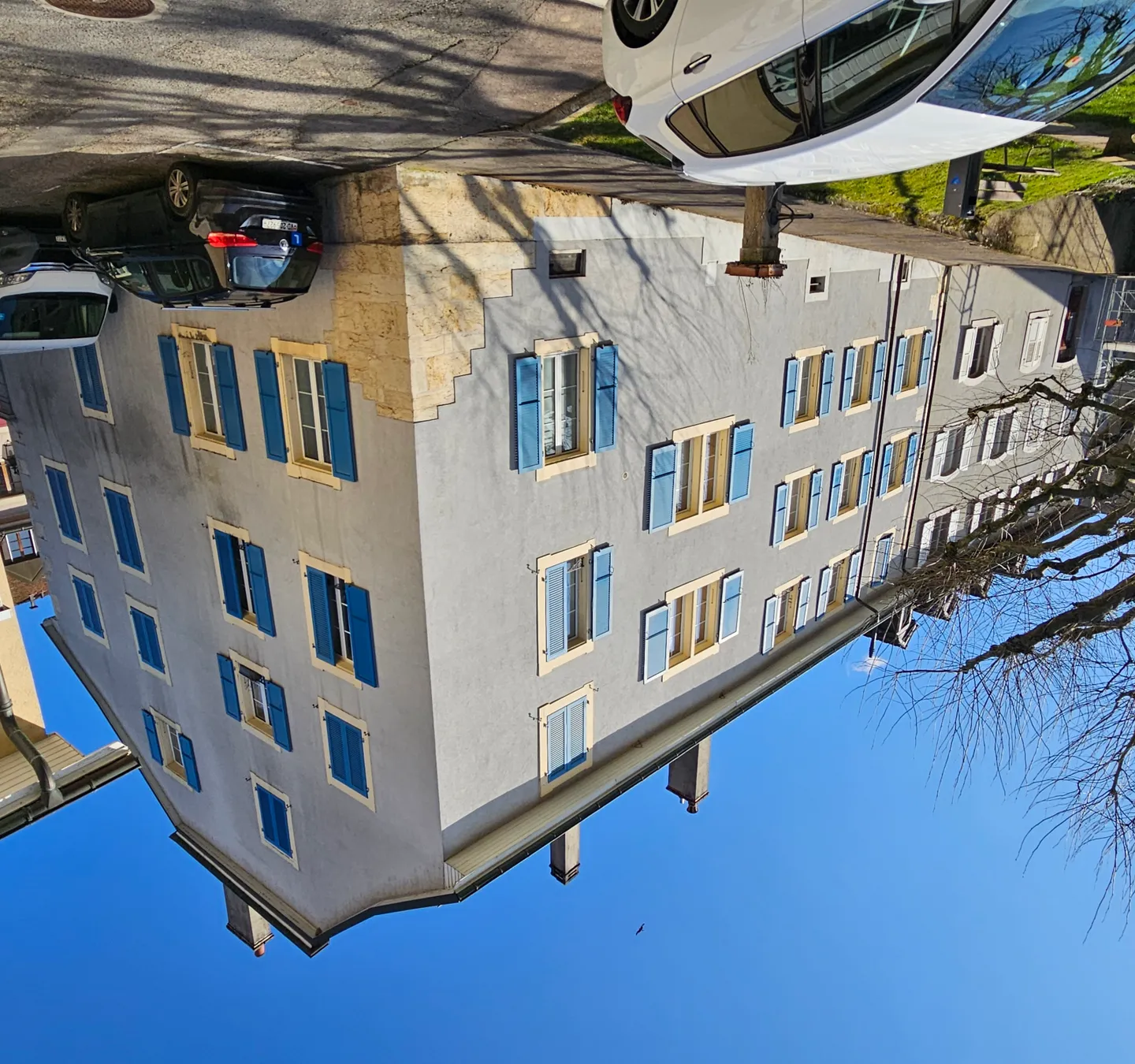 Beautiful character building - Photo 1 of 10