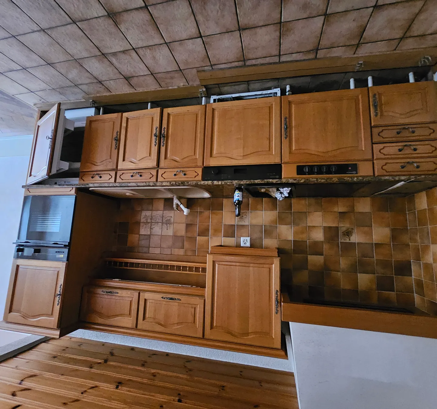 Beautiful character building - Photo 5 of 10