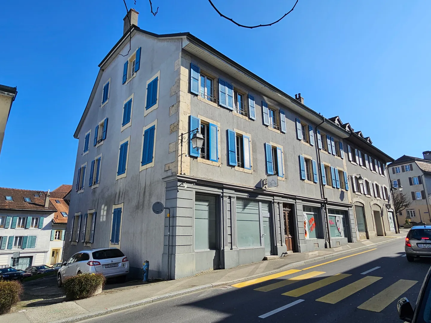 Beautiful character building - Photo 10 of 10