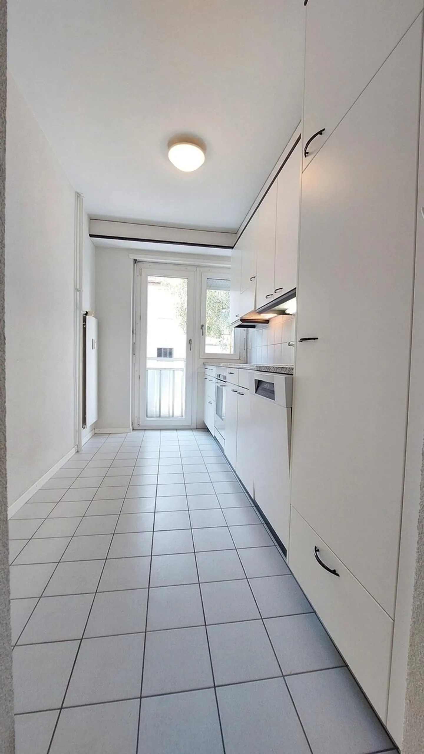 Apartment for rent - Photo 2 of 9