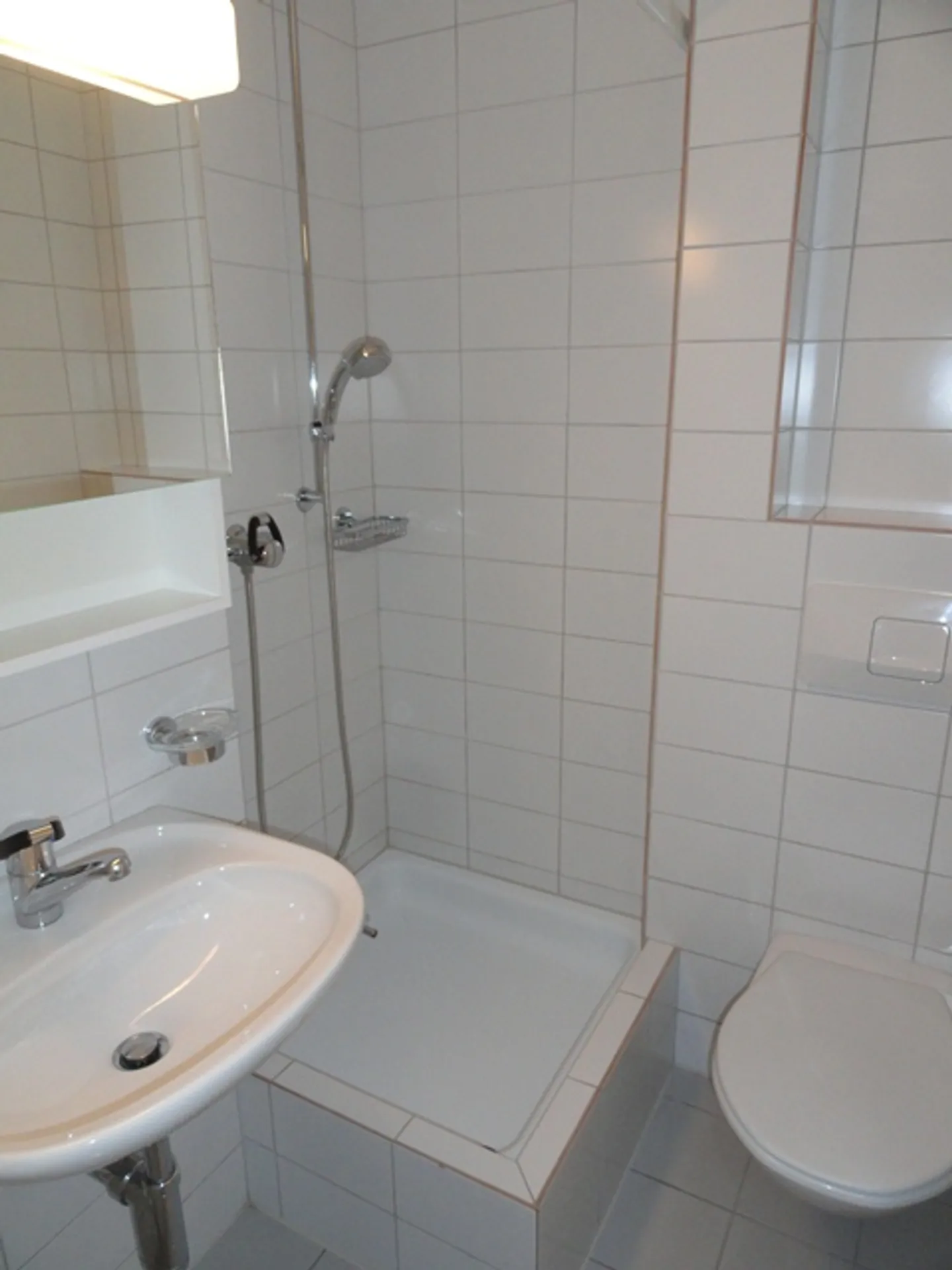 Geräumige Wohnung mit moderner Küche - Foto 6 von 8