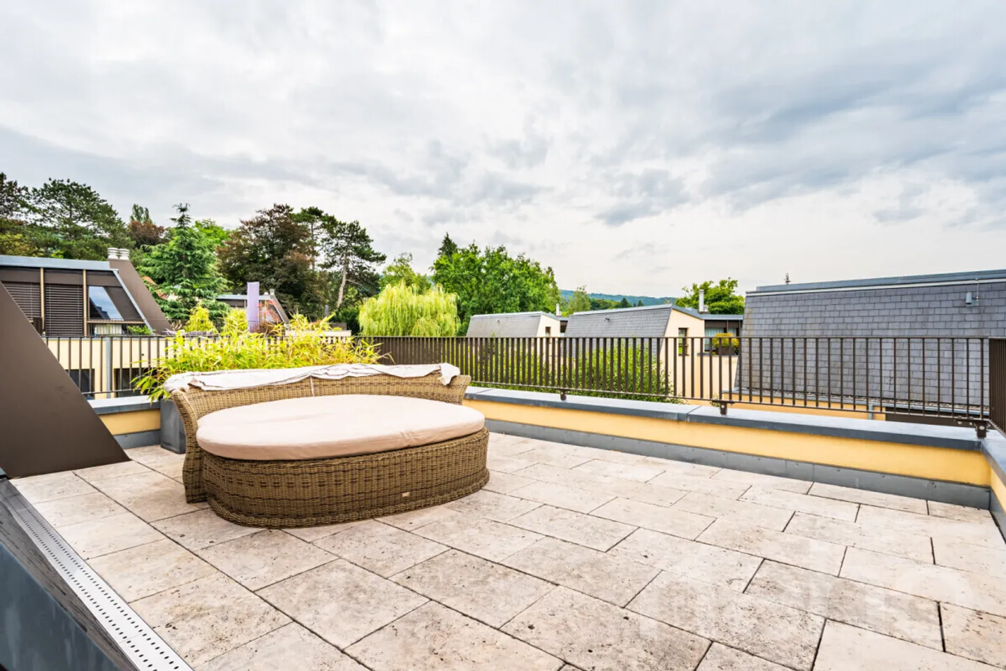 Duplex attico con giardino d'inverno, terrazza e appartamento annesso - Foto 11 di 12