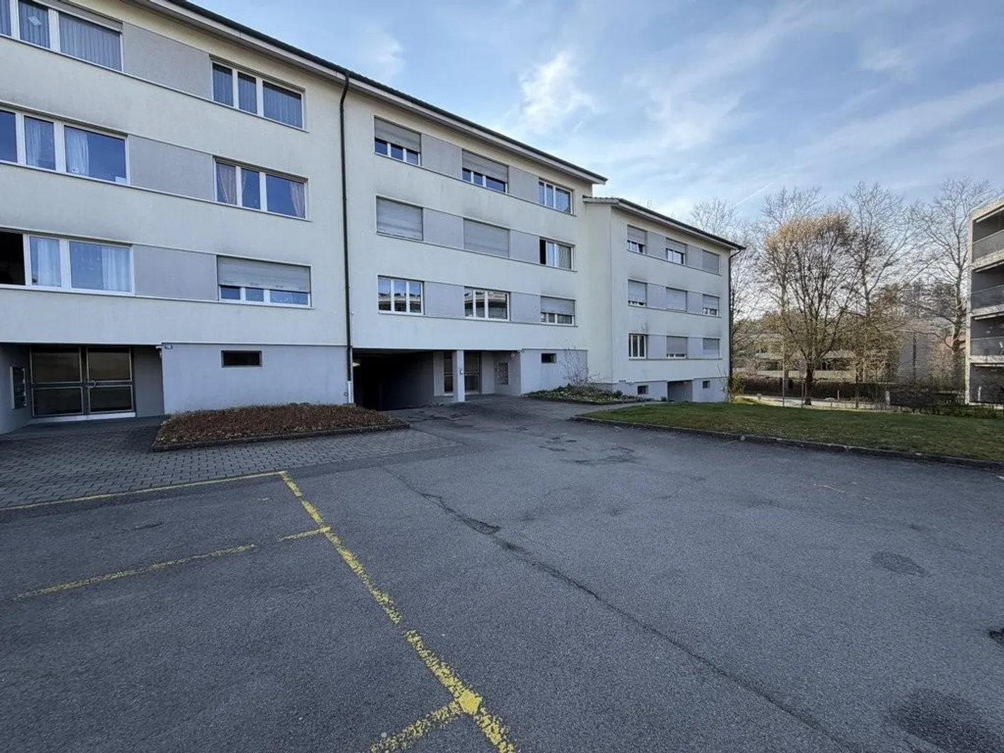 Your new feel-good oasis in Köniz! - Photo 1 of 10