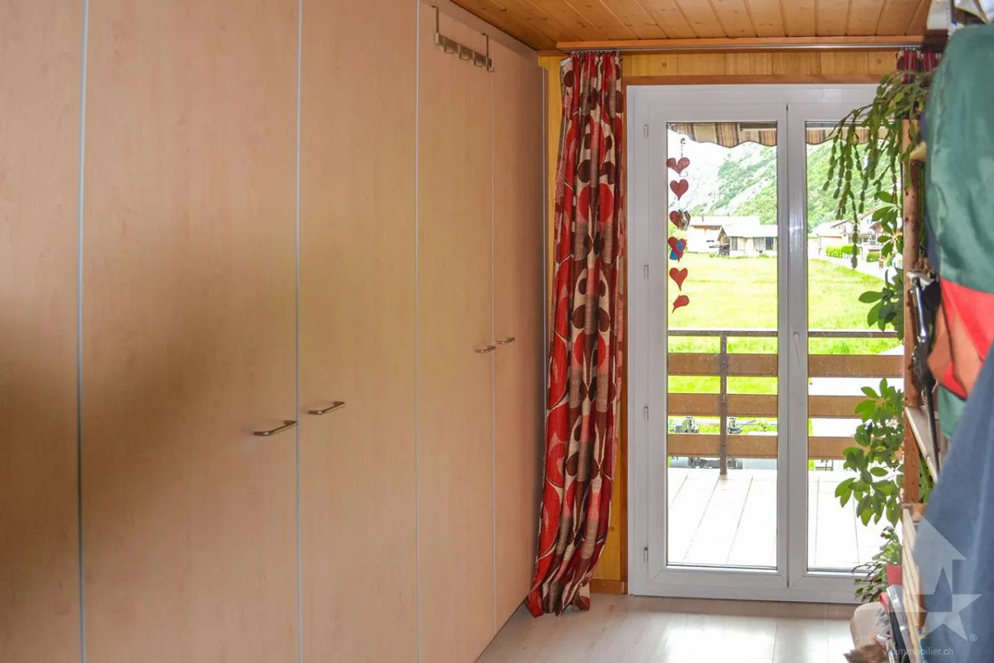 4.5-room apartment of 80 m2 on the 2nd floor of a small building. - Photo 5 of 16