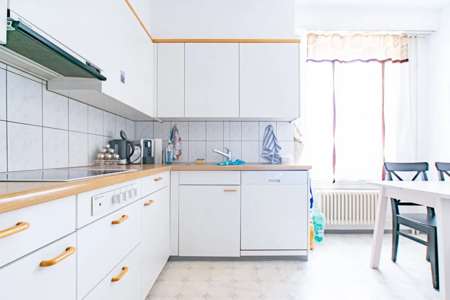 Luftige 4.5-Zi. Jugendstil-Wohnung mit Balkon - Foto 3 von 5