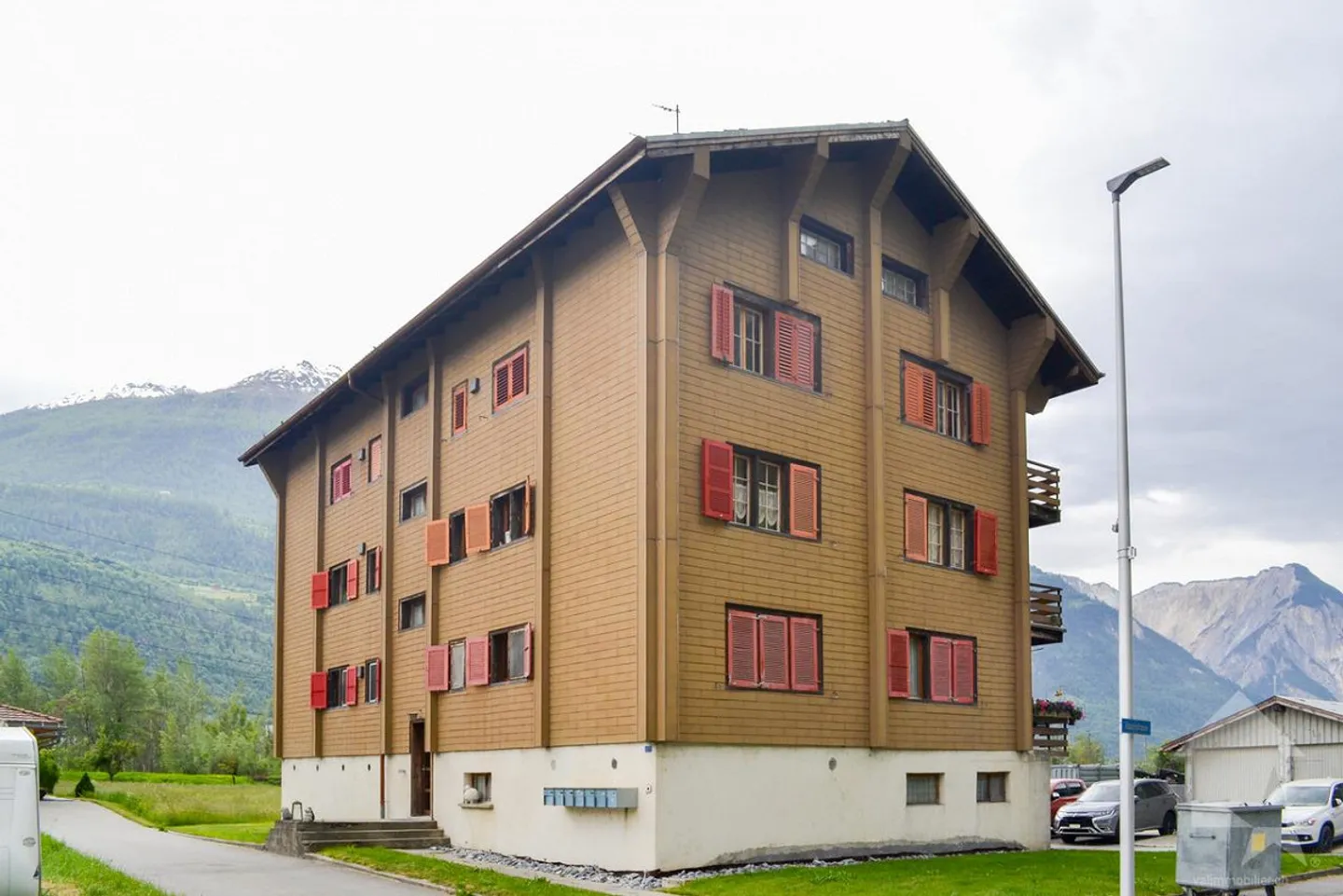 4.5-room apartment of 80 m2 on the 2nd floor of a small building. - Photo 14 of 16