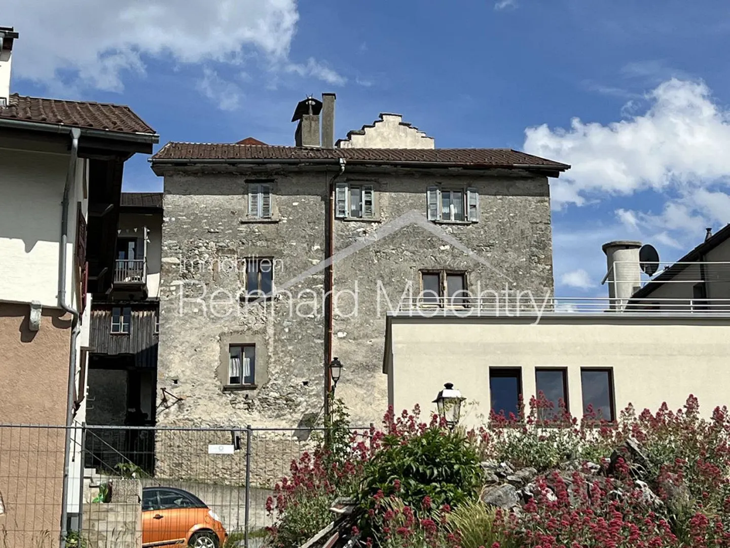 Bâtiment résidentiel historique avec 3 appartements surplombant le château de Leuker - Photo 5 sur 30