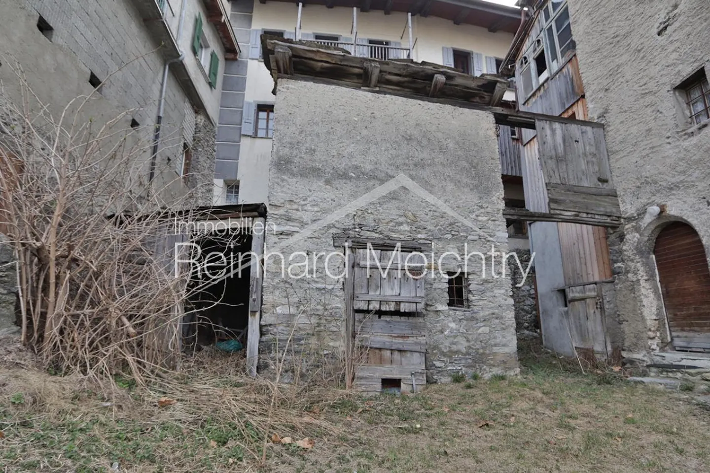 Bâtiment résidentiel historique avec 3 appartements surplombant le château de Leuker - Photo 8 sur 30