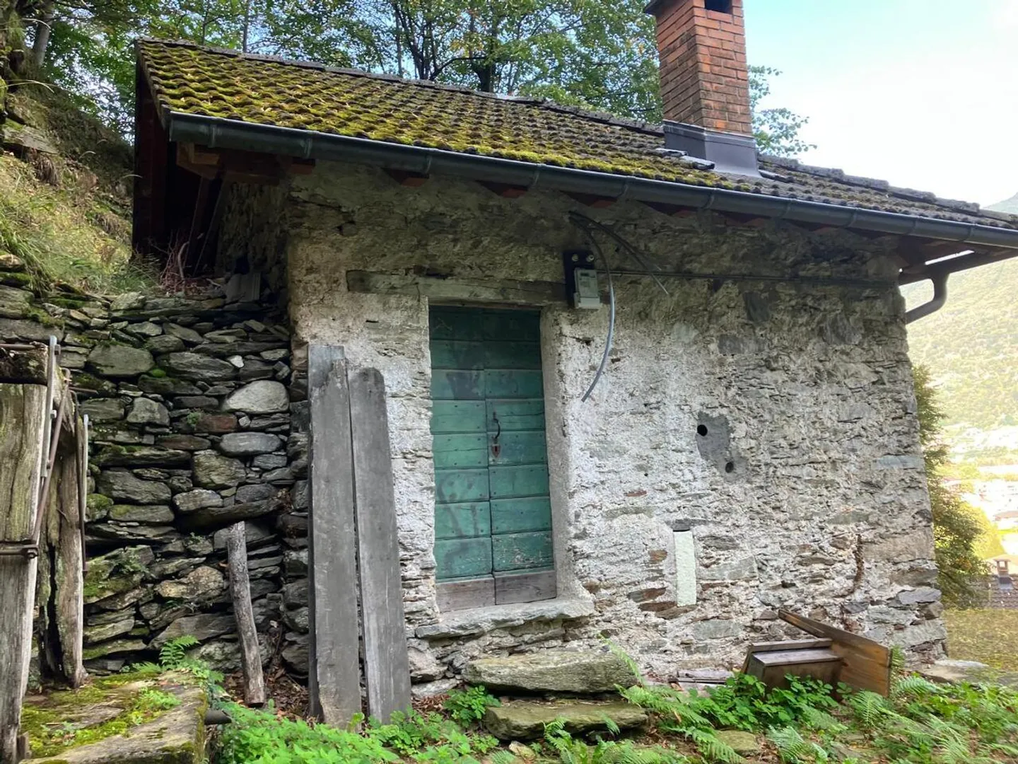 Incantevole capanna nel bosco a Giubiasco - Foto 1 di 10
