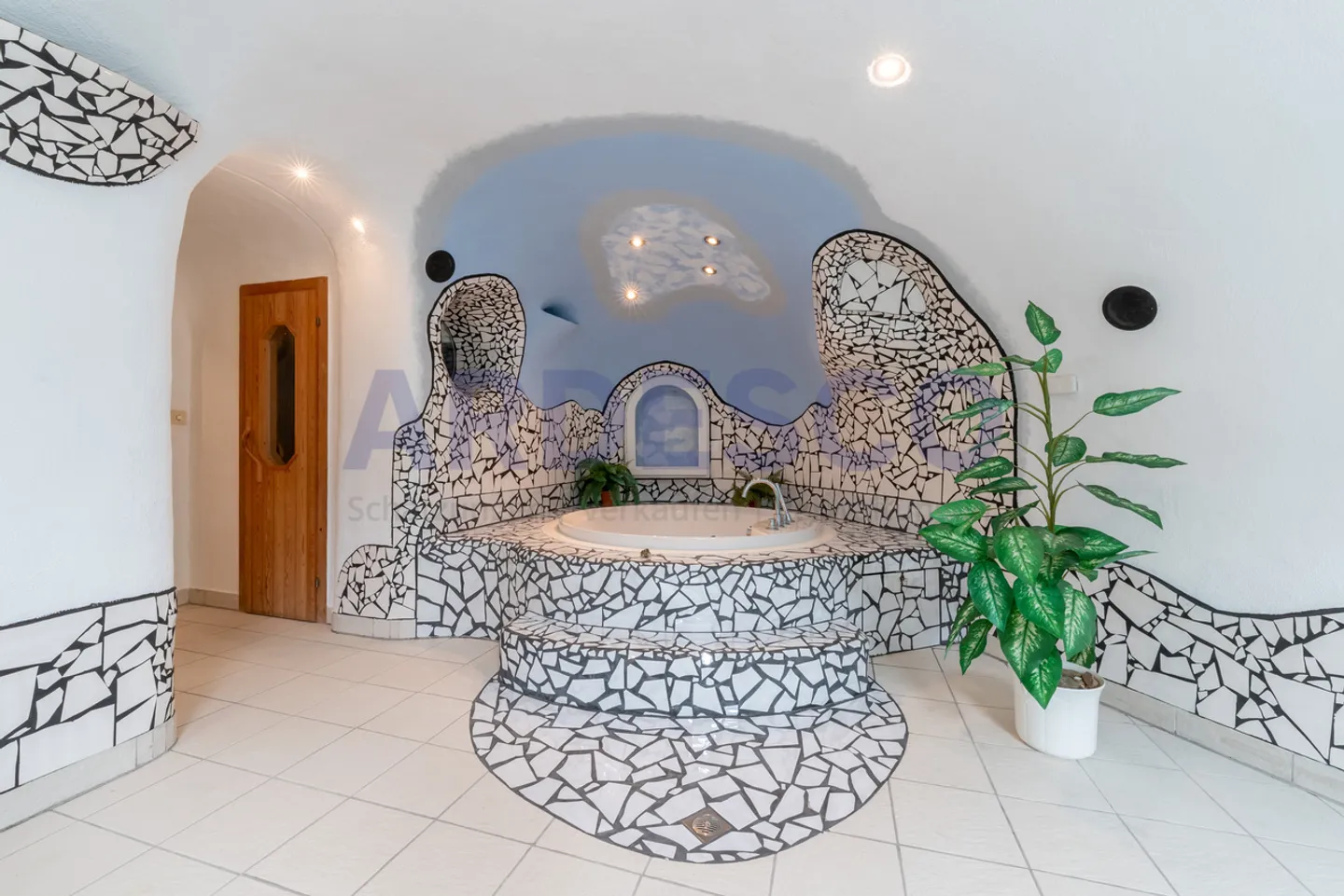 Beautiful and Unique! - Photo 9 of 16