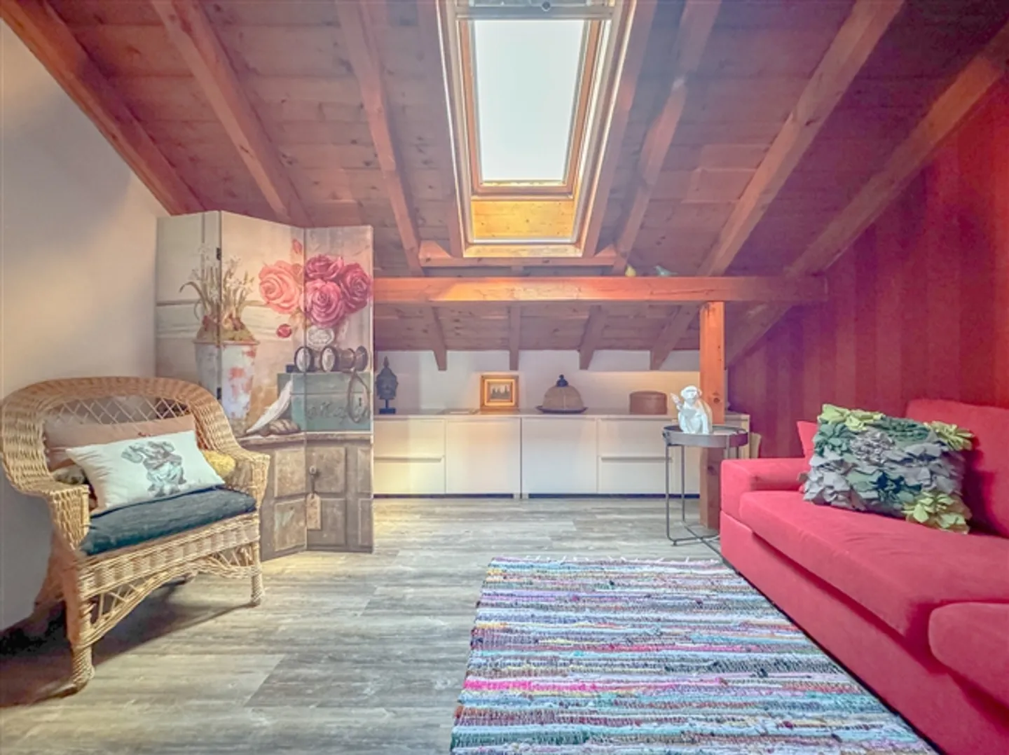 Maisonette spaziosa di 4,5 stanze nella casa di villaggio
Grande giardino - Foto 11 di 20