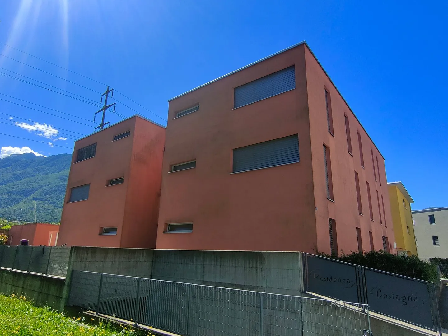 Appartamento 4 ½ locali, 2° e ultimo piano, zona residenziale Monte Carasso - Foto 3 di 14