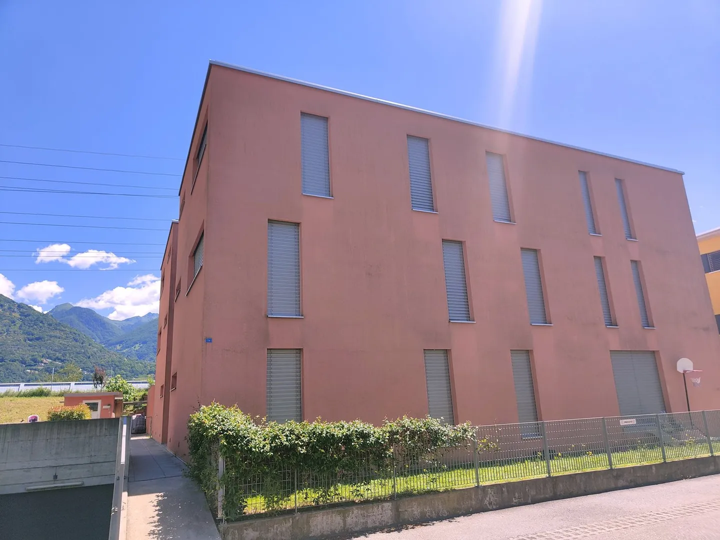 Appartamento 4 ½ locali, 2° e ultimo piano, zona residenziale Monte Carasso - Foto 4 di 14