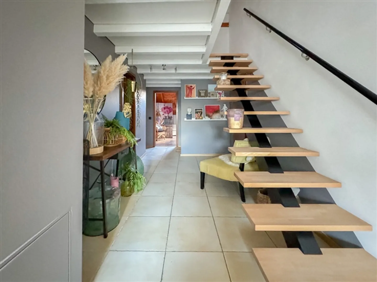 Maisonette spaziosa di 4,5 stanze nella casa di villaggio
Grande giardino - Foto 14 di 20