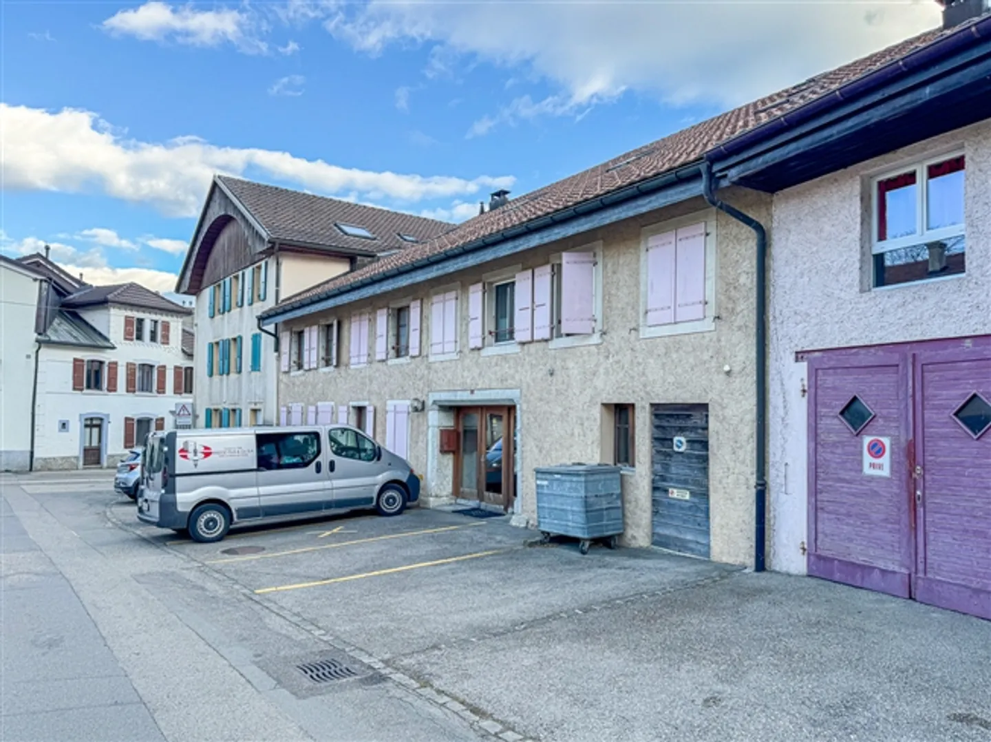 Maisonette spaziosa di 4,5 stanze nella casa di villaggio
Grande giardino - Foto 18 di 20