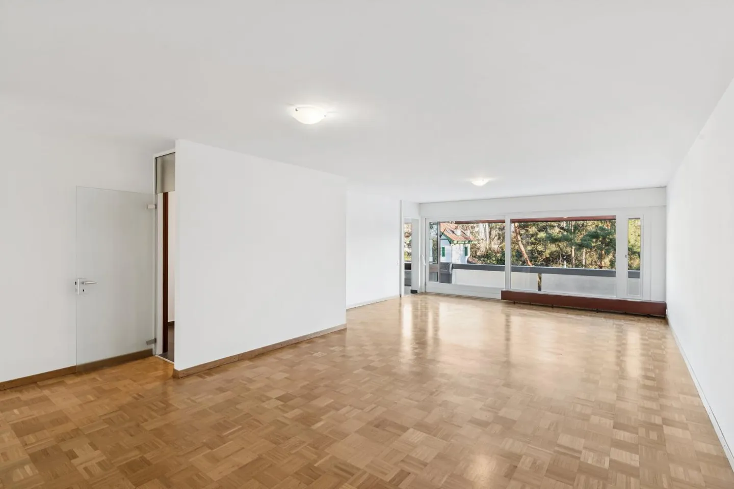 Magnificent 5-room apartment in residential area - Photo 2 of 12