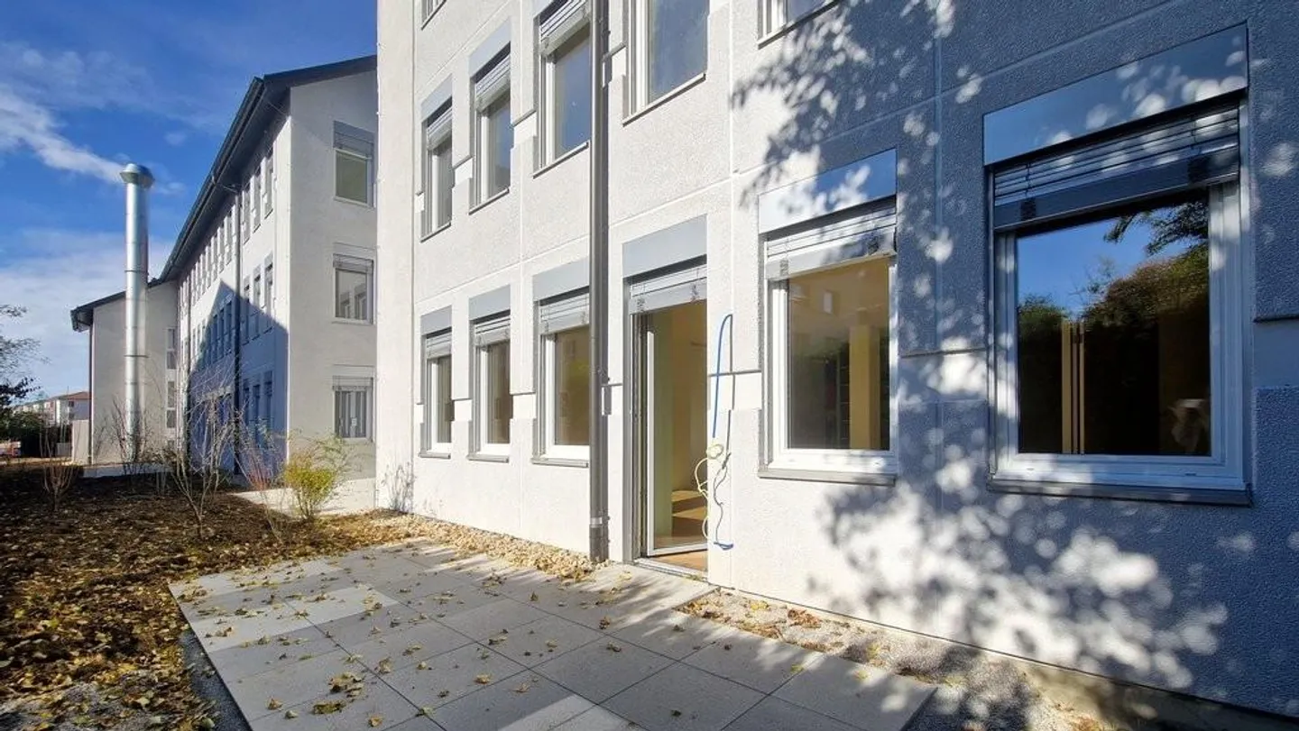 Appartamento moderno con area giardino e lavatrice privata - Foto 9 di 10
