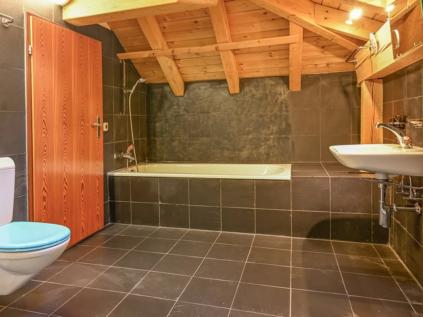 Appartamento attico elegante con fascino alpino - Foto 14 di 15