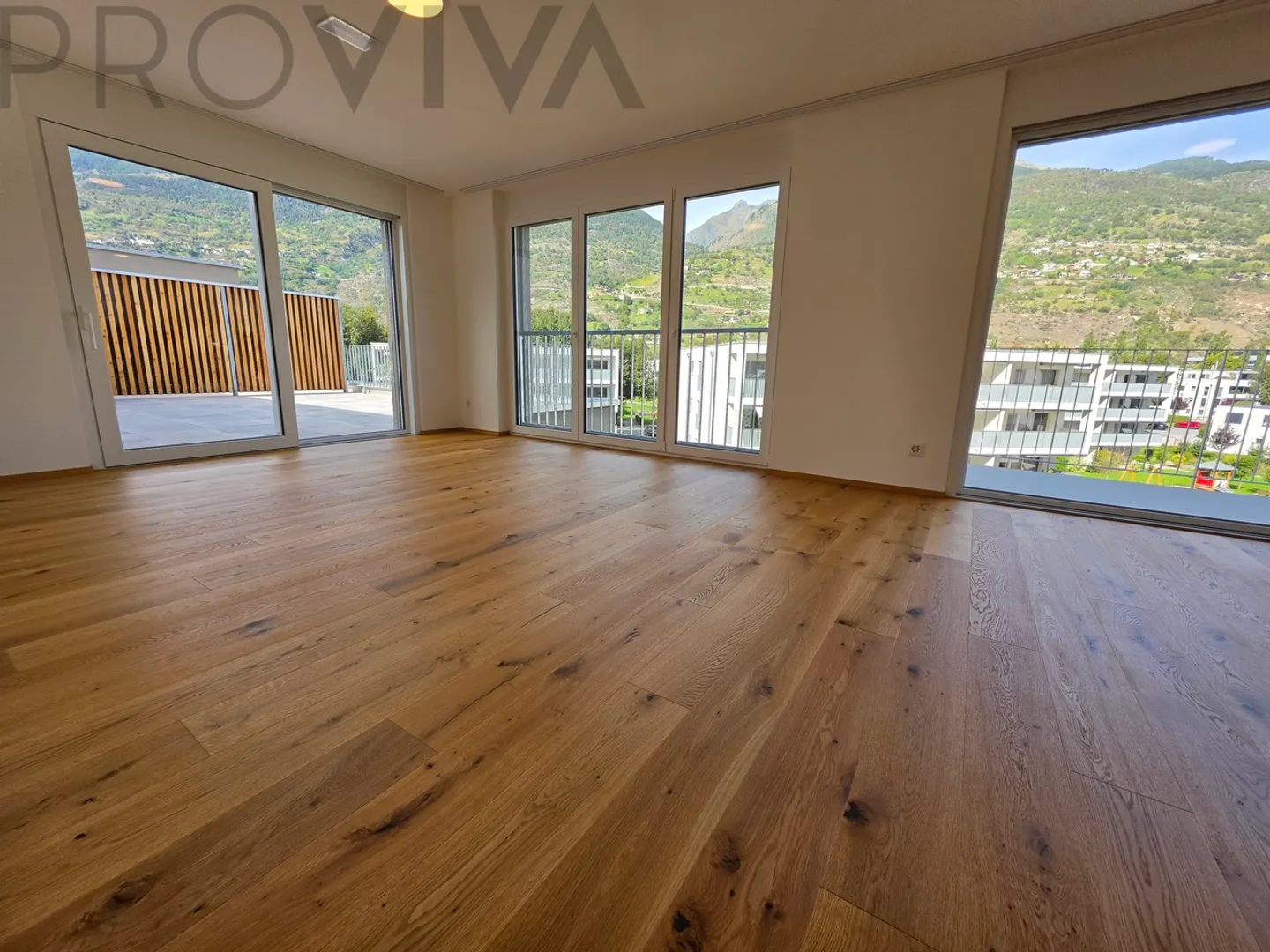 Ampio Appartamento Attico con Terrazza - Foto 2 di 8