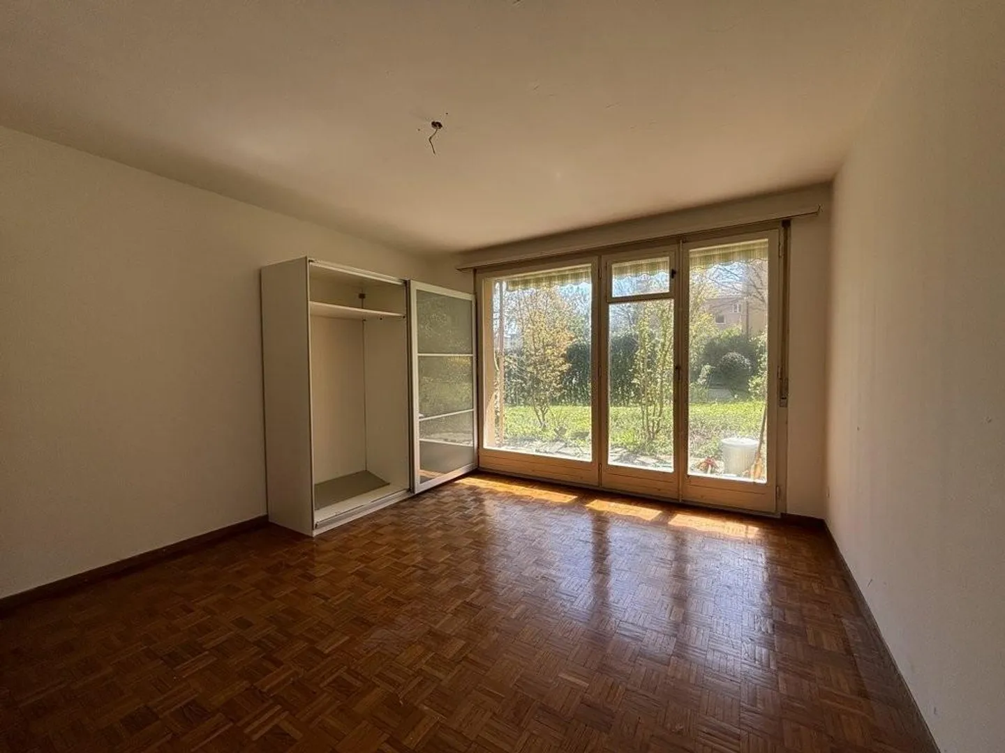 Bright apartment in a top location - Photo 3 of 7