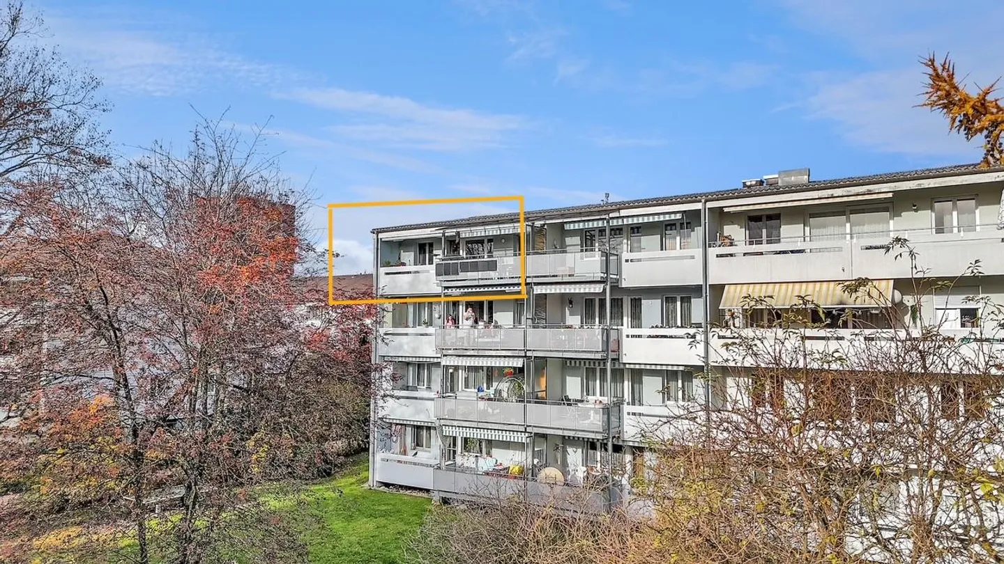 Appartamento attico da sogno di 4,5 locali in posizione centrale a Ostermundigen - Foto 11 di 13