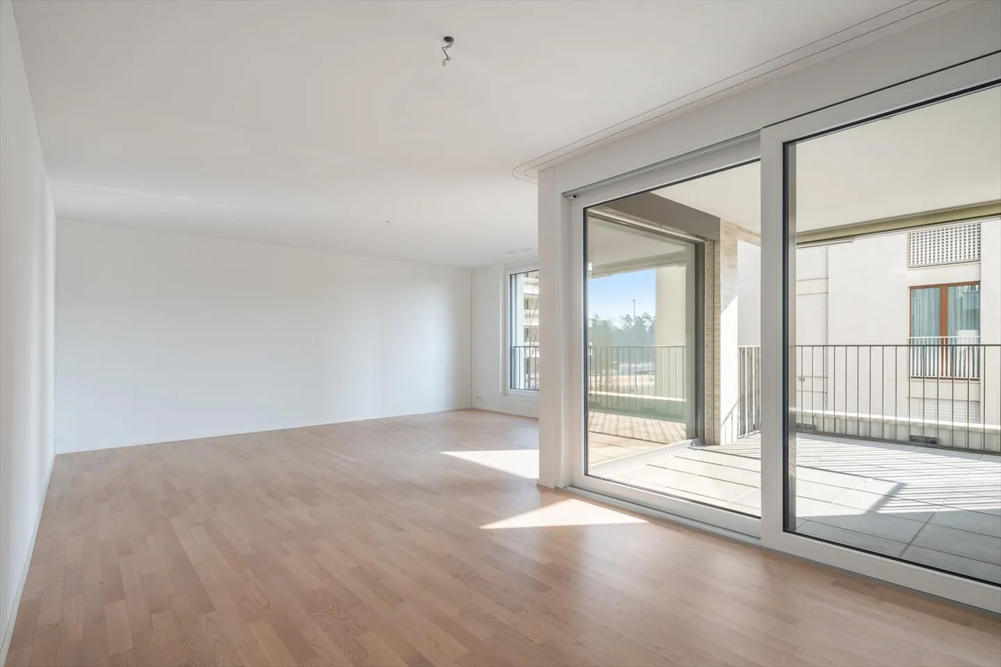 4.5 Room Apartment - Photo 1 of 8