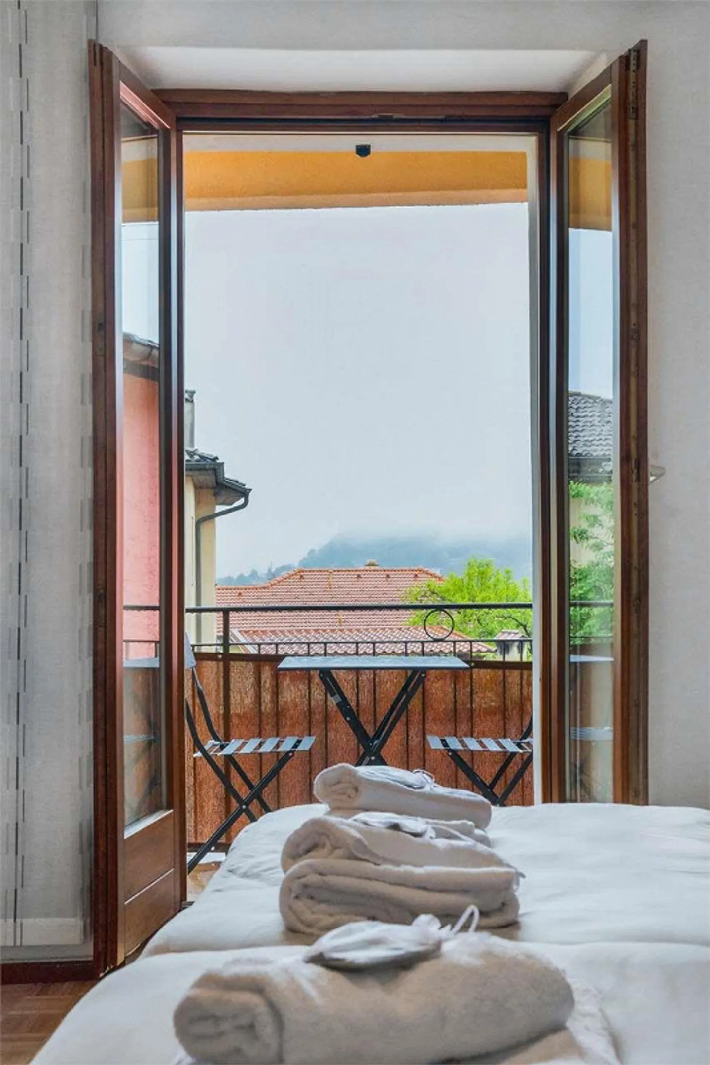 RENTAL BUILDING IN COMANO - Photo 5 of 13