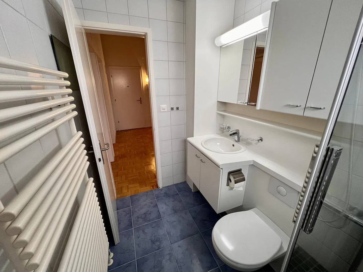 Appartamento attico da sogno di 4,5 locali in posizione centrale a Ostermundigen - Foto 9 di 13