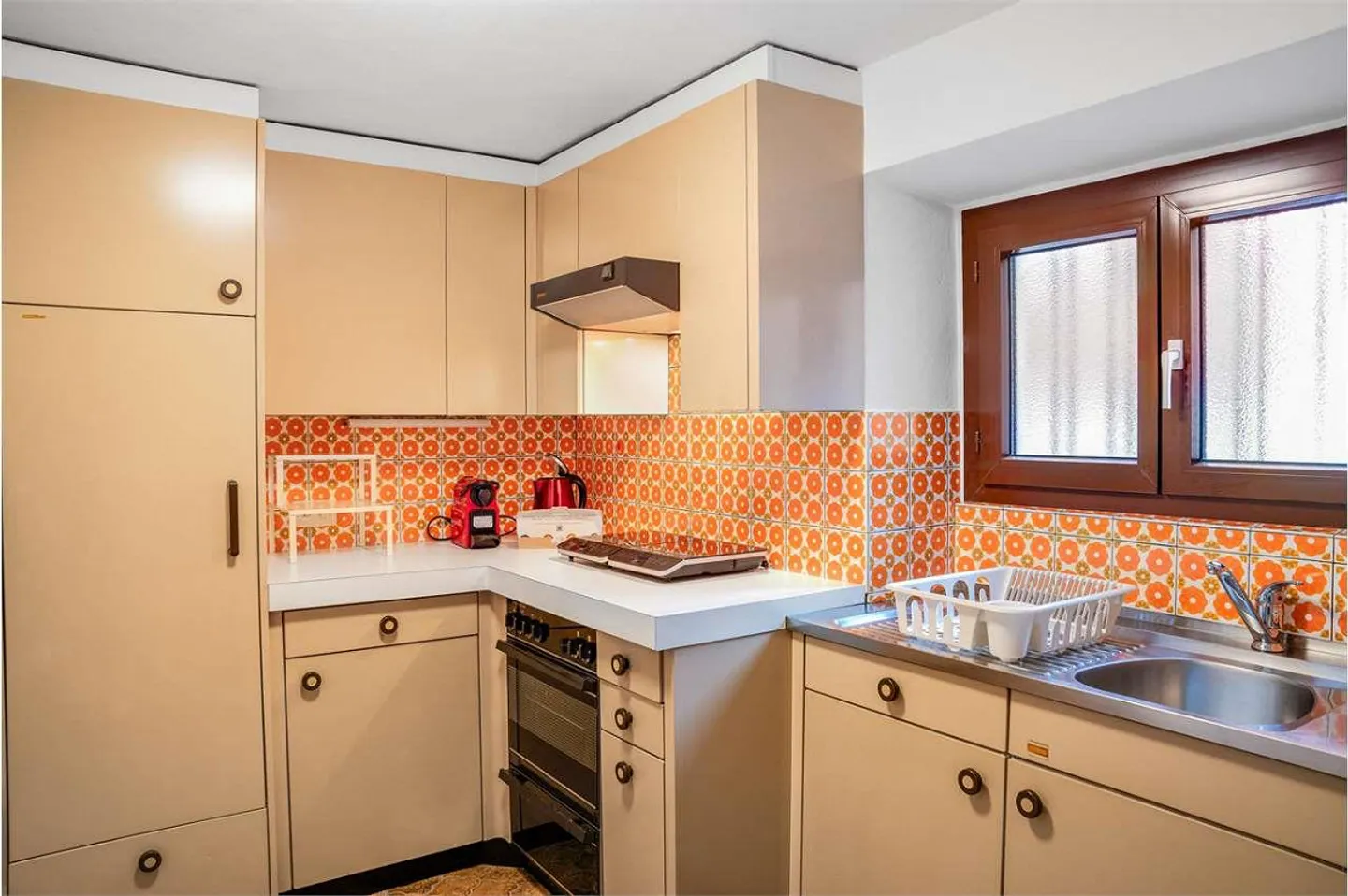 RENTAL BUILDING IN COMANO - Photo 2 of 13