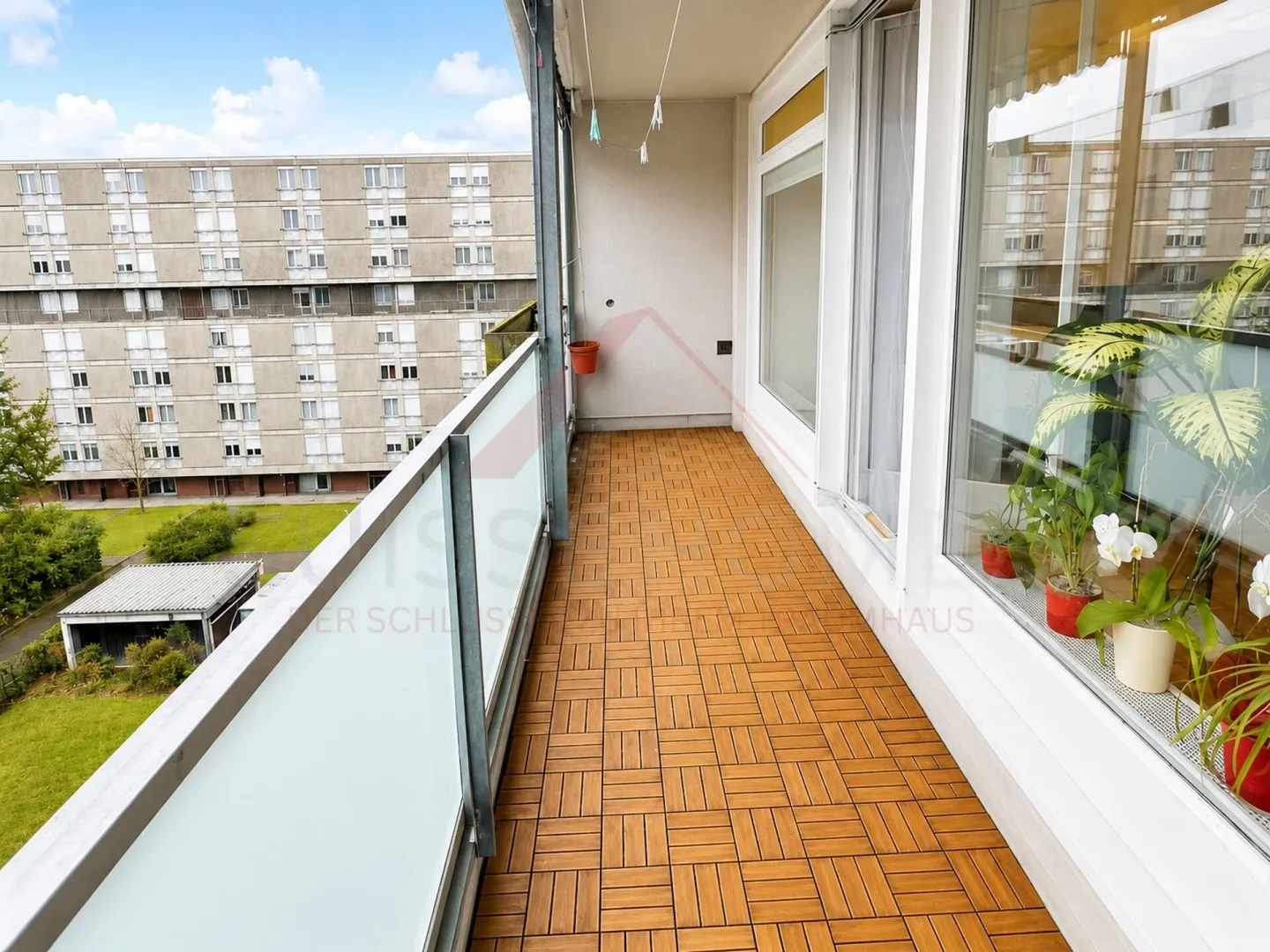 Living Above the Rooftops of Burgdorf - Bright 3.5 Room Apartment with a View - Photo 8 of 13