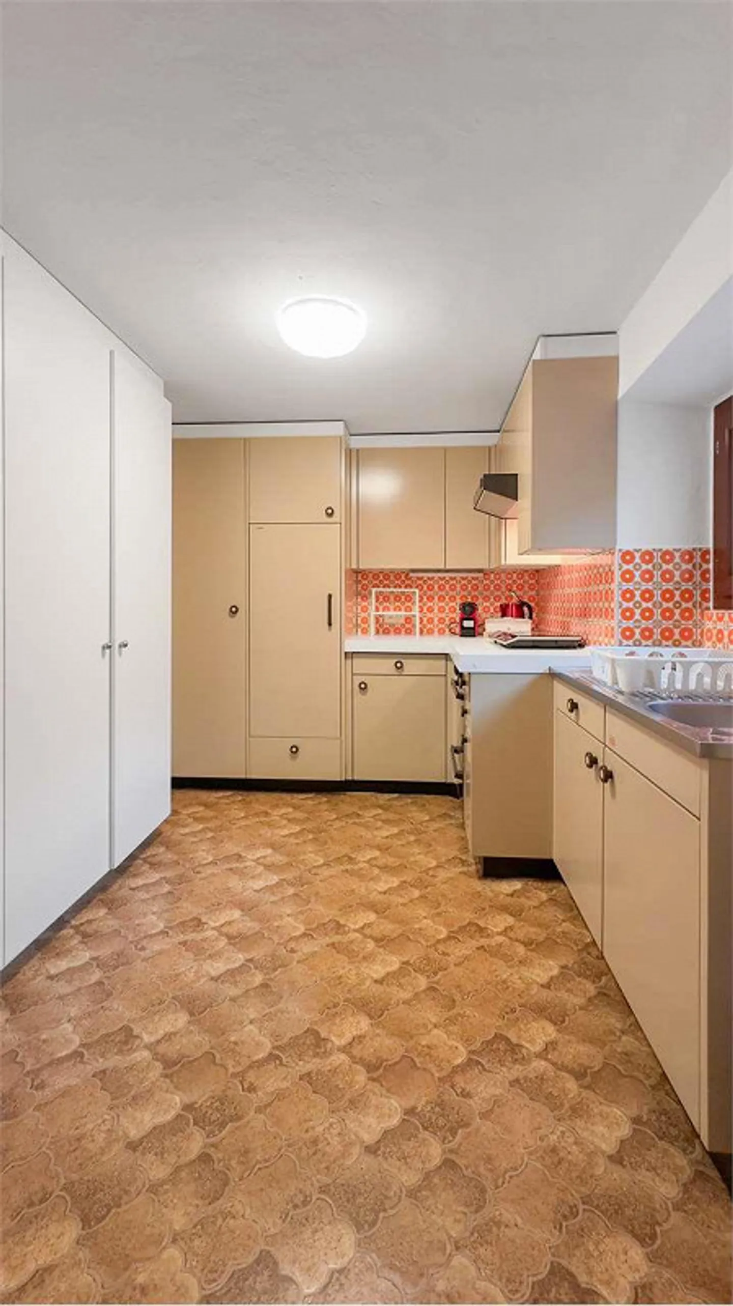 RENTAL BUILDING IN COMANO - Photo 9 of 13