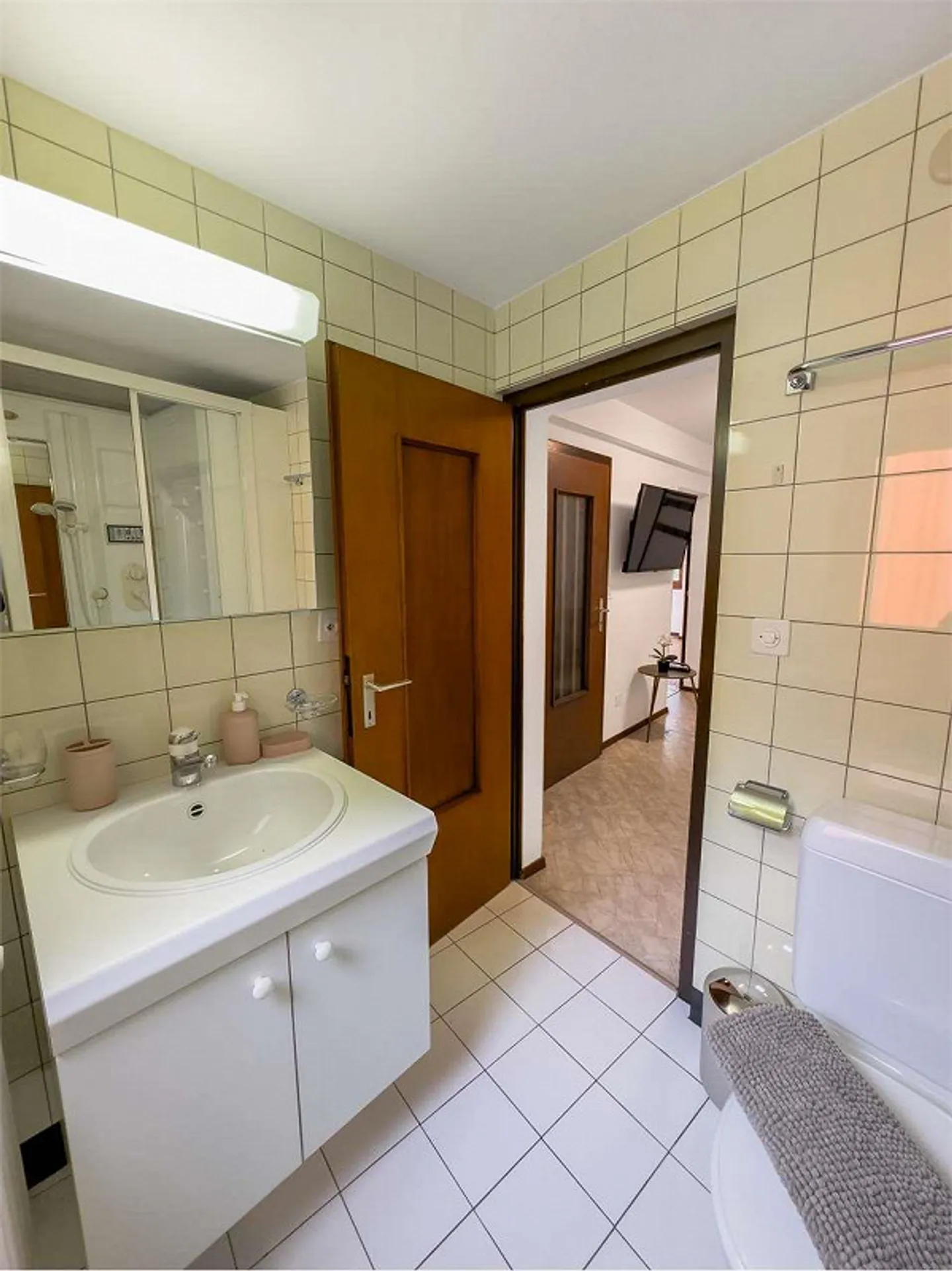 RENTAL BUILDING IN COMANO - Photo 13 of 13