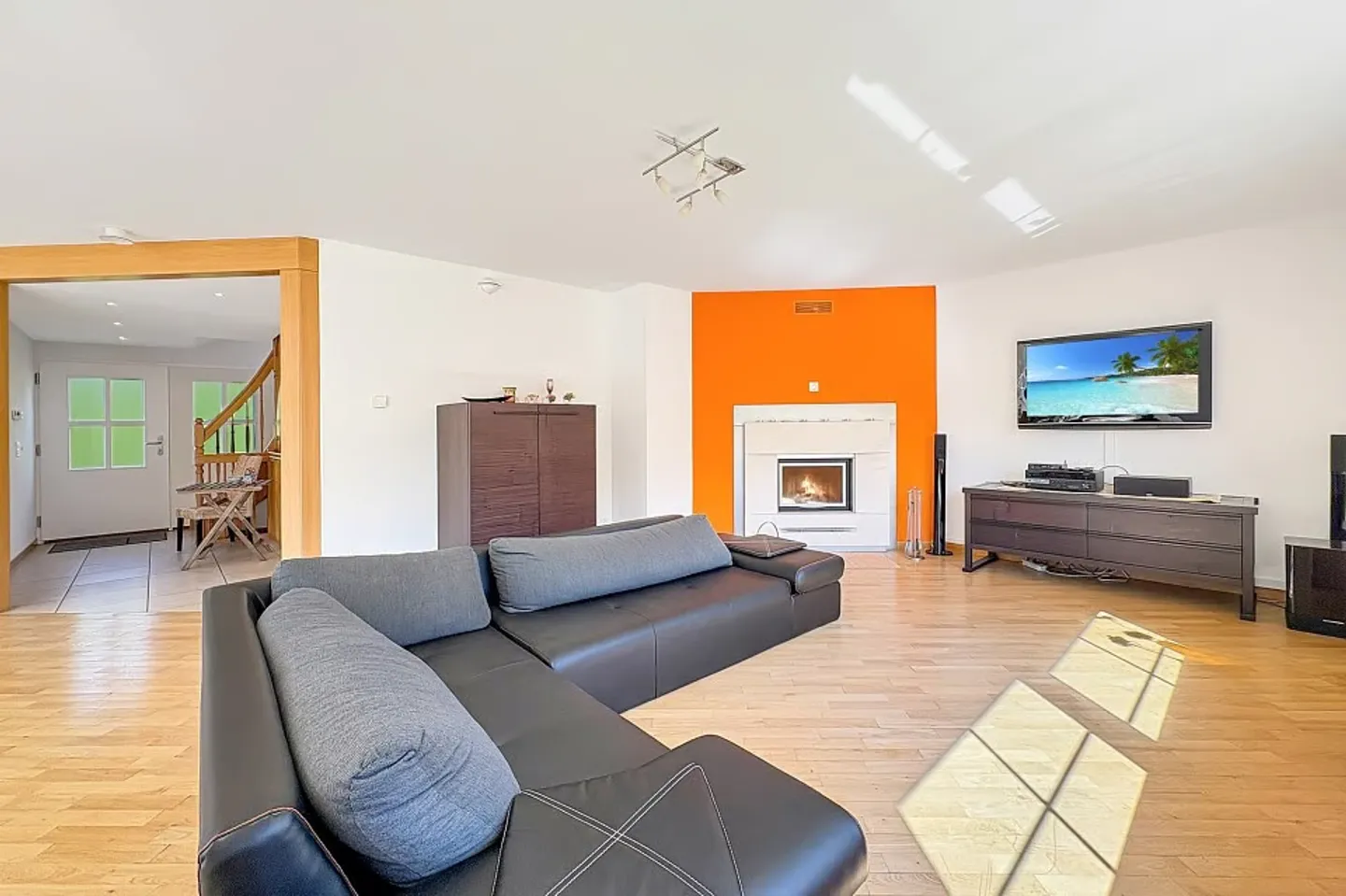 Casa unifamiliare con stile e privacy - Foto 7 di 13