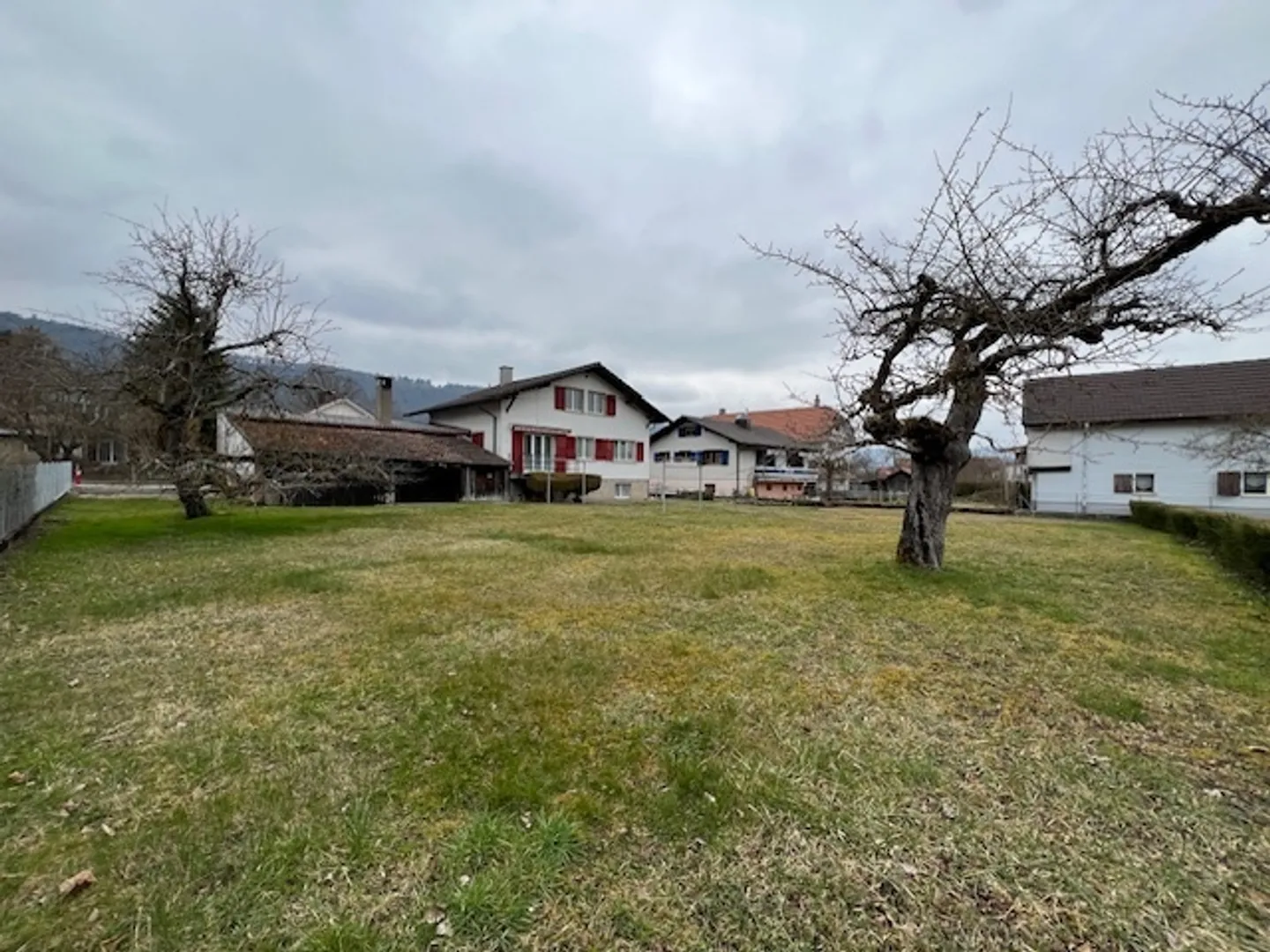 Opportunità di vendita: Casa da ristrutturare con ampio terreno edificabile - Foto 2 di 26