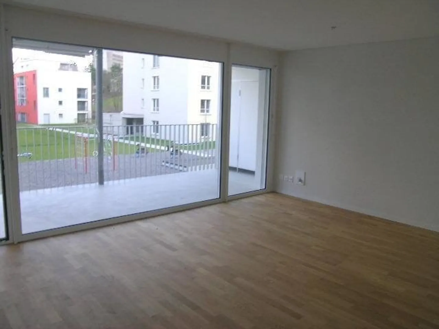 Modern 3.5-Room Apartment in Aarau - Photo 2 of 9