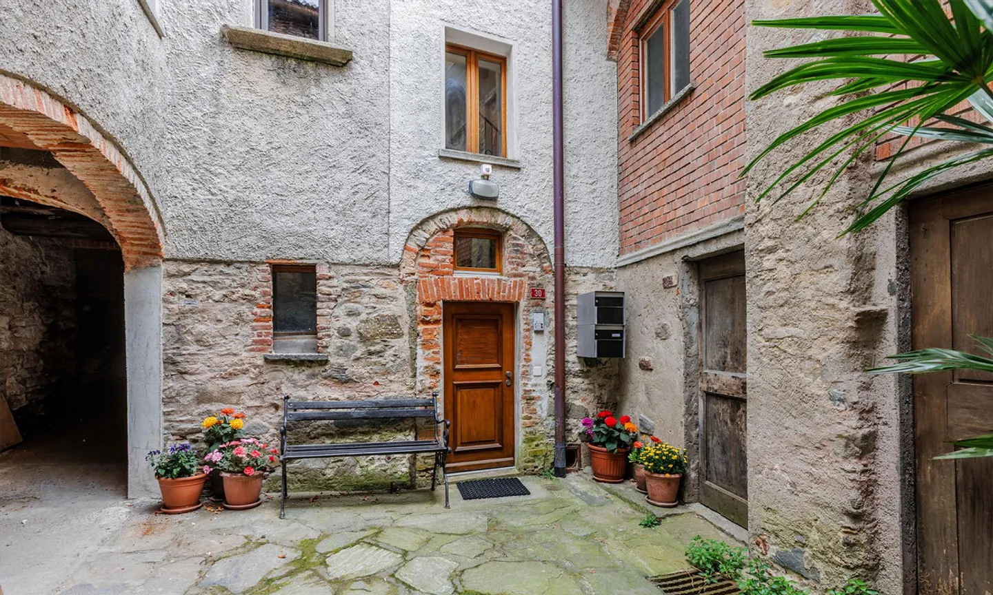 Faszinierendes 7-Zimmer-Haus mit Terrasse in Curio - Foto 13 von 13