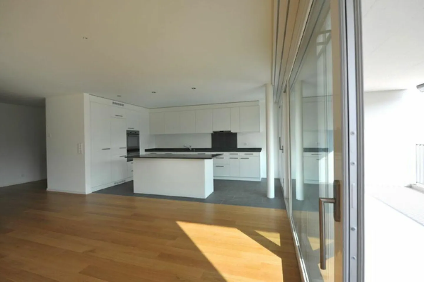 Geräumige 5.5-Zimmer Wohnung - Foto 3 von 13